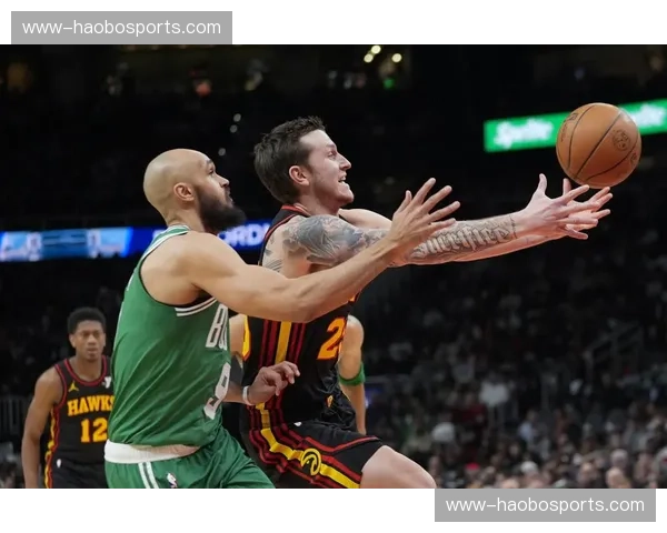 德章泰穆雷老鹰后场指挥官，中距离与突破分球决策稳健